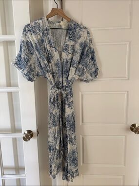 H&M Blue and White Floral Wrap Dress